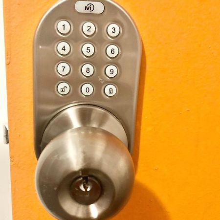 Women Only Rooms - Men Only Rooms - Free Wifi - Coffee Parking - Lockers Miami Exterior foto